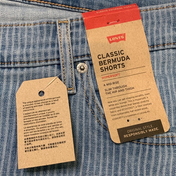 NWT Levi’s Classic Bermuda Denim Shorts, Cuffed Hem, Pin Stripes, Size 24W - Picture 5 of 15